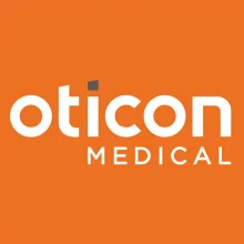 Firmenzeichen des Implantat-Herstellers Oticon Medical, weißer Schriftzug auf orangem Grund.
